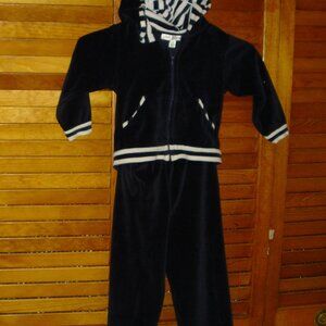 ST. JOHN kids, girls, 2 pc. velour TRACK SUIT. M (5) BRAND NEW